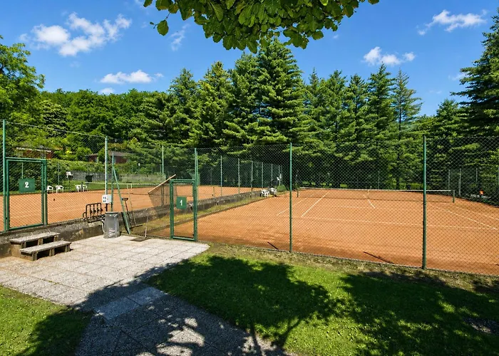 France Apartment With Garden, Pool & Tennis - Happy Rentals